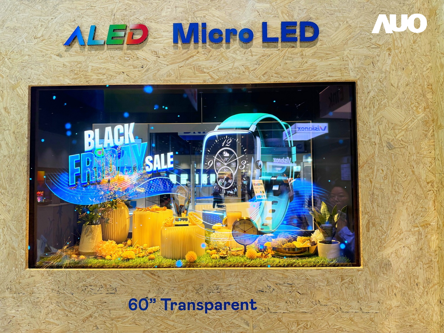 友達領先業界打造「60吋高透明度Micro LED顯示器」，具高穿透率、低繞射、高亮度、無縫拼接等優勢，展現如家庭玄關窗屏、商品展示櫥窗，或觀光運具的導覽窗屏之應用潛力，獲台灣精品標誌